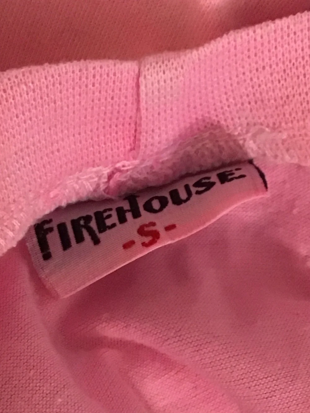 Firehouse Girl's Hot Pink Cropped Graffiti Lips Graphic T-Shirt - Size Small